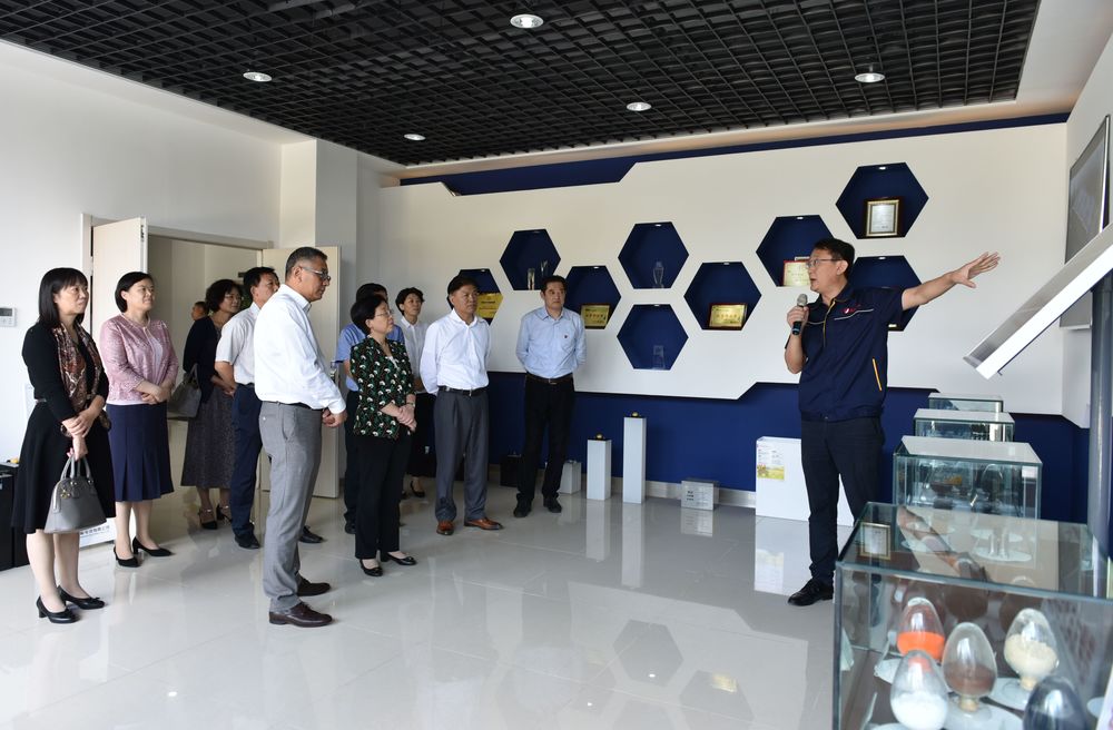 政协主席朱秀香莅临金潮调研 市领导郝永平,王建春,公司董事长傅永宽