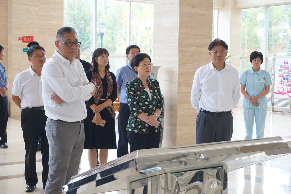 政协主席朱秀香莅临金潮调研 市领导郝永平,王建春,公司董事长傅永宽